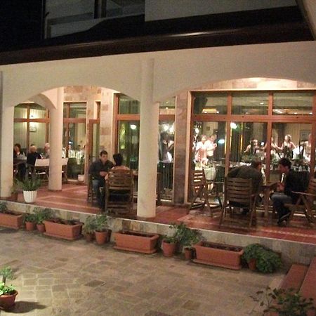 Hotel Park Karnobat Kültér fotó