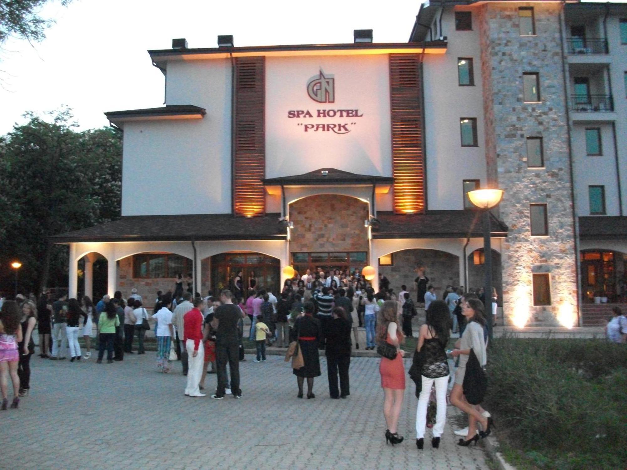 Hotel Park Karnobat Kültér fotó
