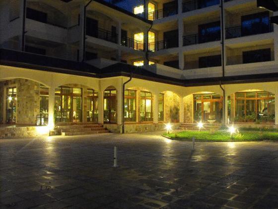 Hotel Park Karnobat Kültér fotó
