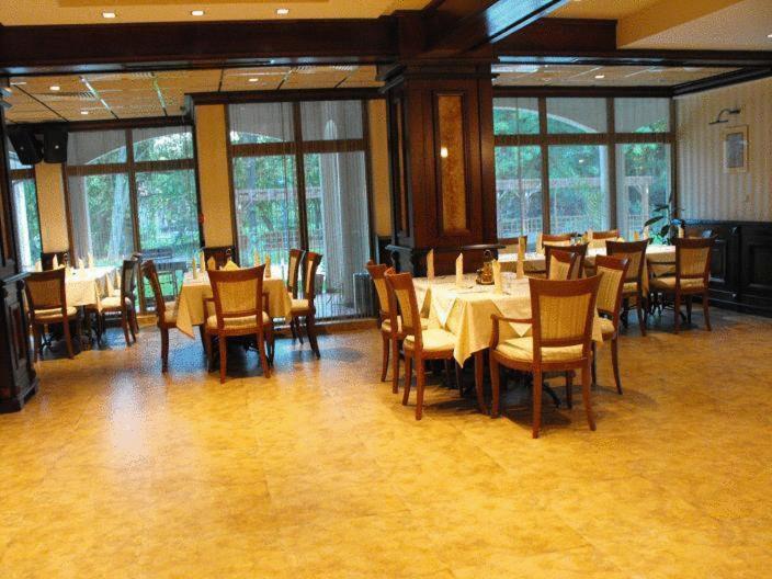 Hotel Park Karnobat Kültér fotó